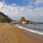 Malawi is home to diverse countryside, in this package you will enjoy a wildlife reserve, island life, and the rolling hills.