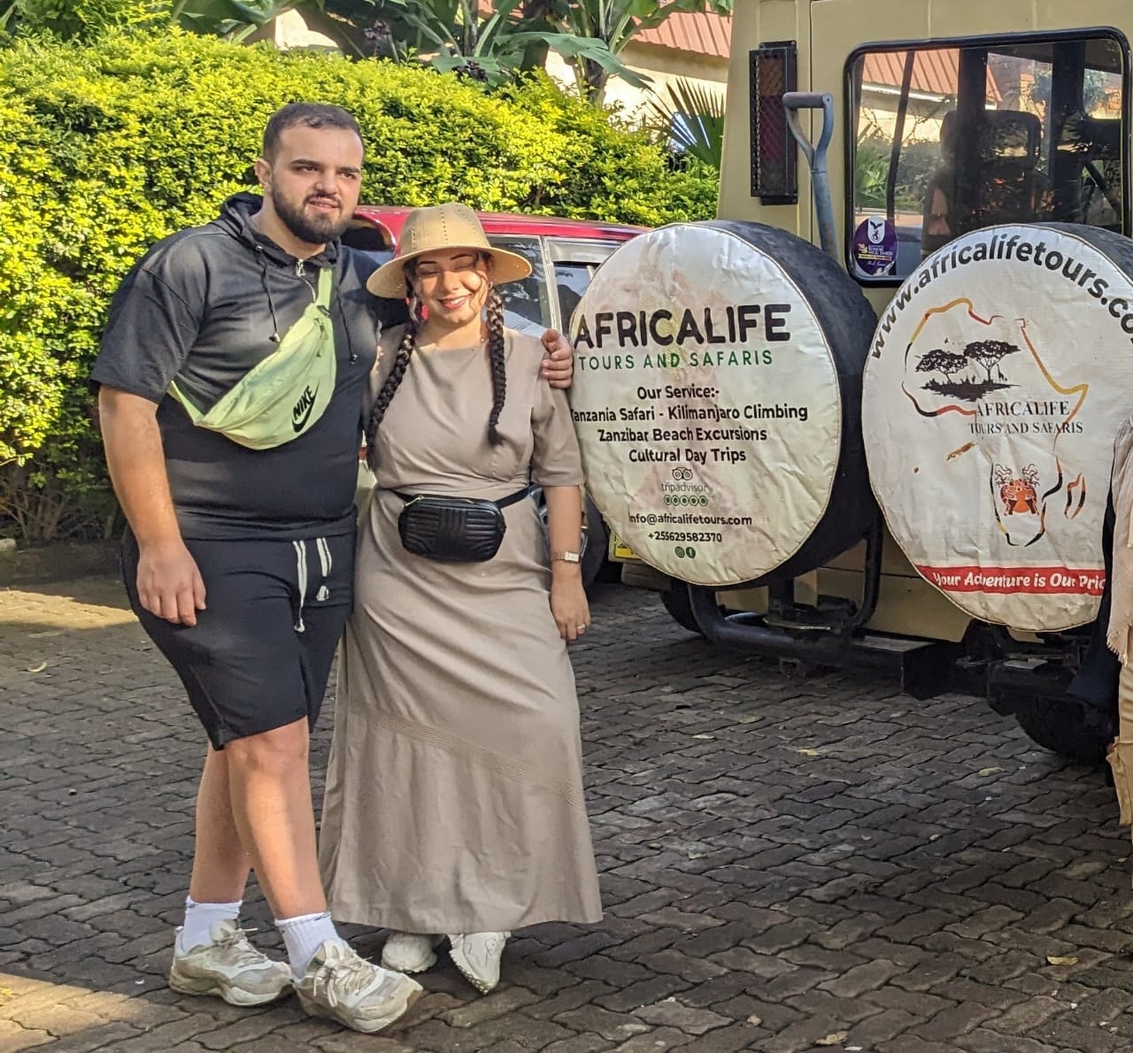 Il s'agit d'un safari de 6 jours en Tanzanie comprenant la visite de Tarangire, Ngorongoro, Serengeti et le lac Manyara.