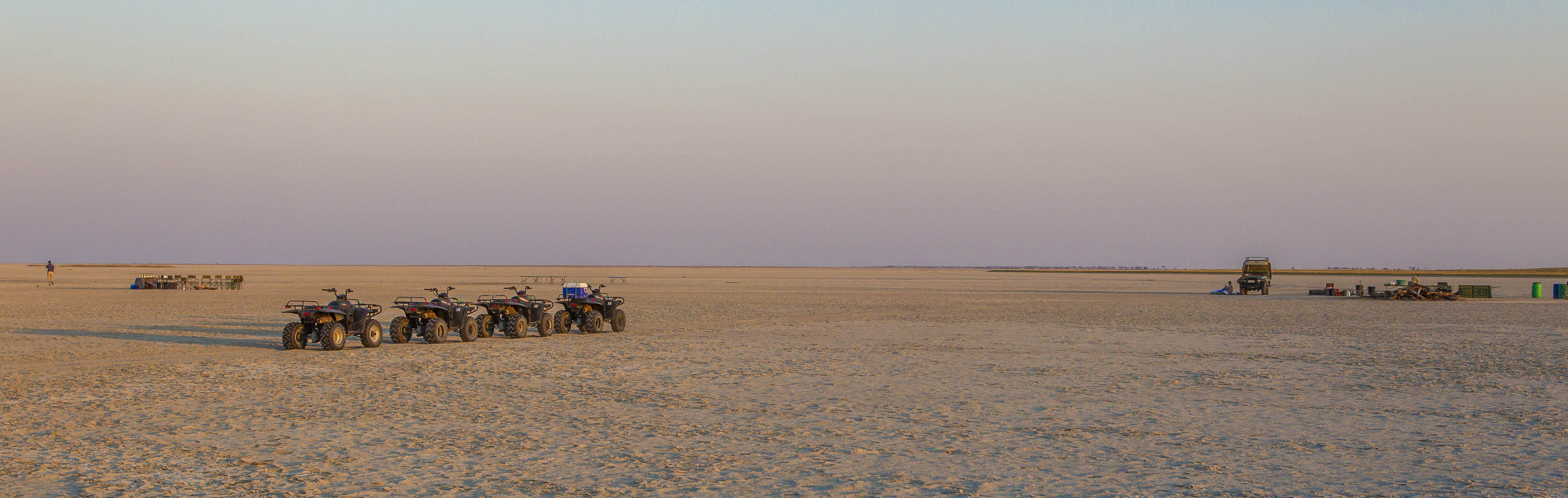 Makgadikgadi Pans, Safari Lifestyles