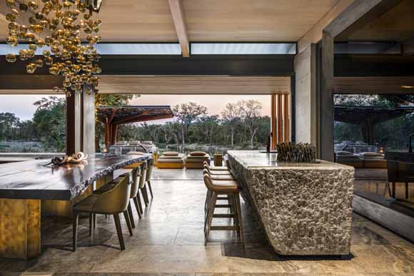 Cheetah Plains lavish dining room