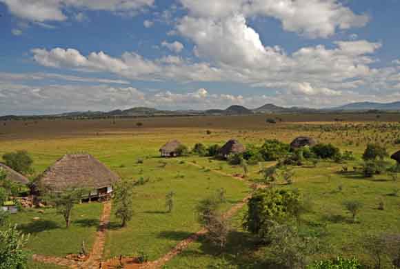 Apoka Safari Lodge in Kidepo Valley | J Goetz